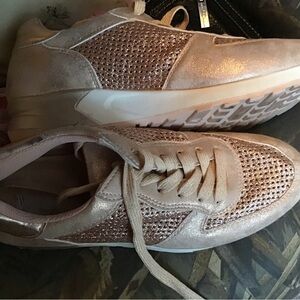 Wanted blingy soft comfortable athletic shoes sz 9